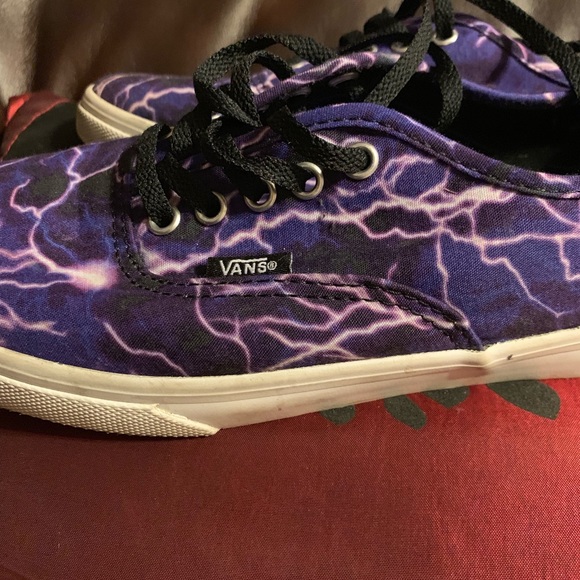 Vans - Picture 4 of 7